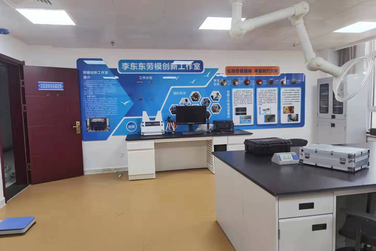 病理取材臺廠家怎么樣做到器材結(jié)實(shí)耐用